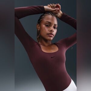 NWT Nike Women's Form Long-Sleeve Bodysuit